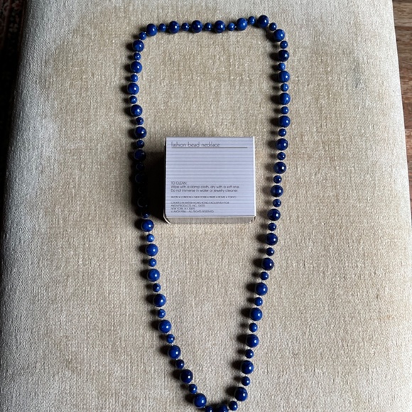 VINTAGE (1986) AVON FASHION BEAD NECKLACE (ROYAL BLUE) - Picture 2 of 4